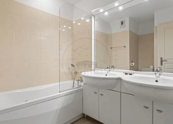 Apartment Superbe En Hyper Centre, Proche Plage, Linge Et Menage Inclus *