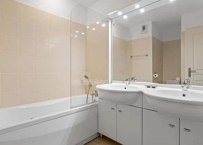 Superbe En Hyper Centre, Proche Plage, Linge Et Menage Inclus